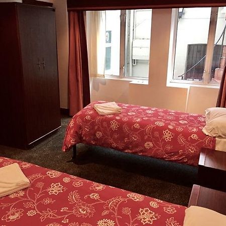 Four Stars Hotel Londra Dış mekan fotoğraf